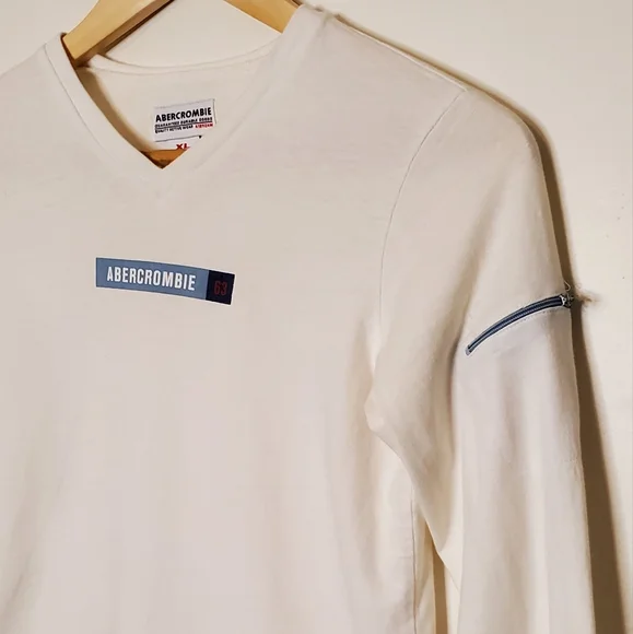 White Long Sleeve Snowboarder Style T-Shirt with Abercrombie Logo - Picture 6 of 8